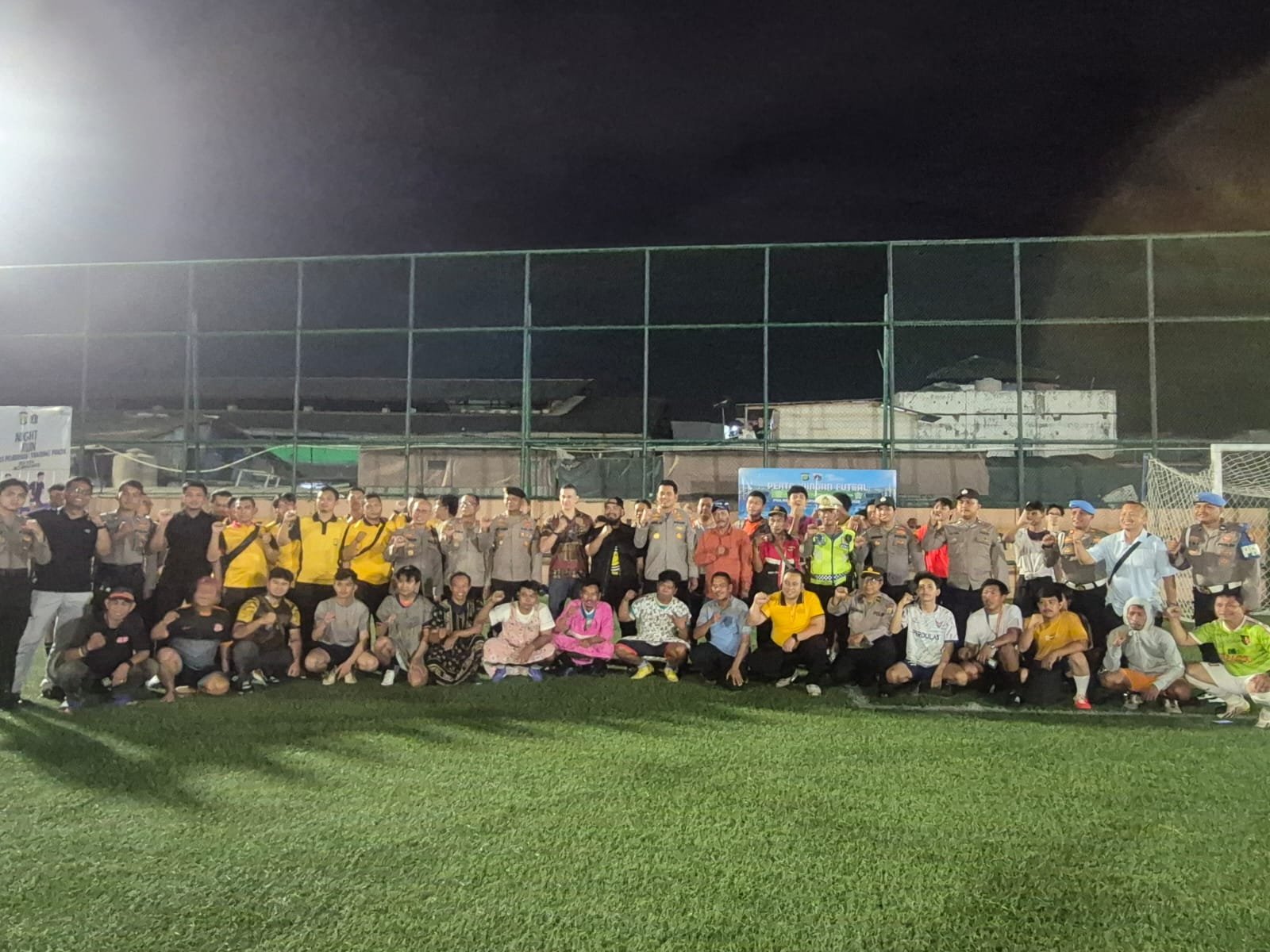 Kebersamaan Warga dan Kepolisian Terjalin dalam Kegiatan Futsal dan Night Run di Muara Angke